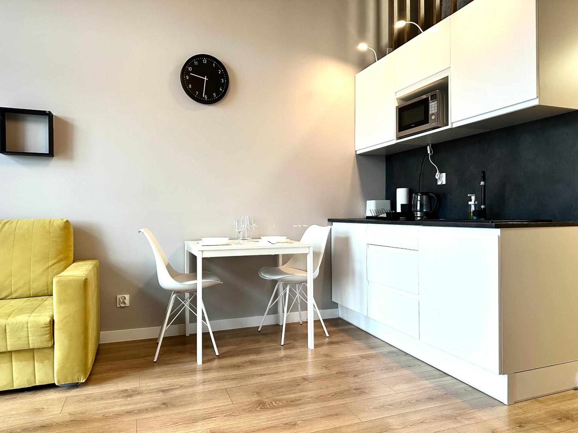 Zarembowicza Apt 38 - Self Check-In 20H - Parking &Lift - Wroclaw — Photos 3